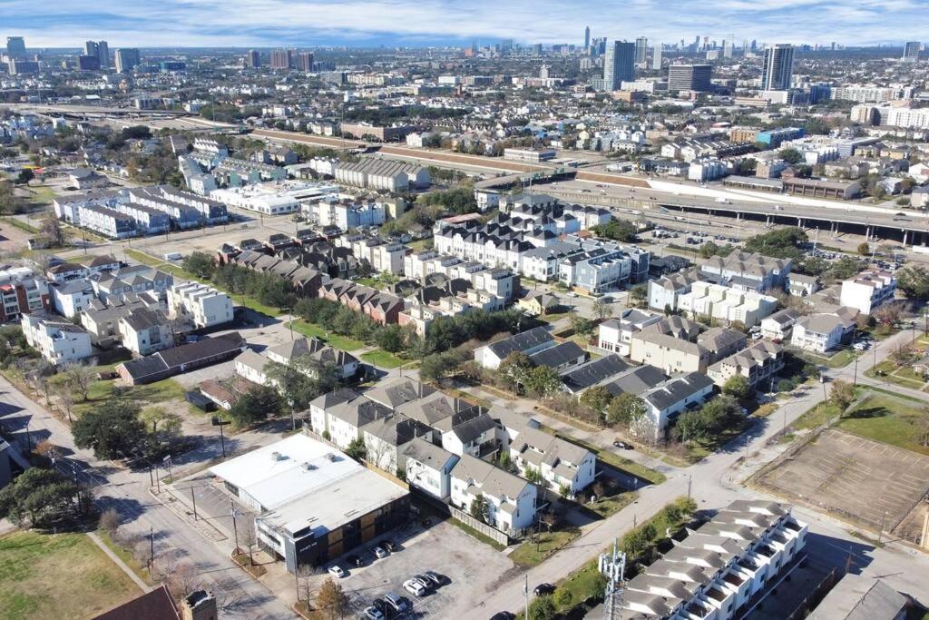 3Br/3.5Ba Three Story East Downtown Townhouse With View Villa Houston Buitenkant foto
