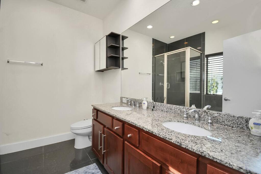 3Br/3.5Ba Three Story East Downtown Townhouse With View Villa Houston Buitenkant foto